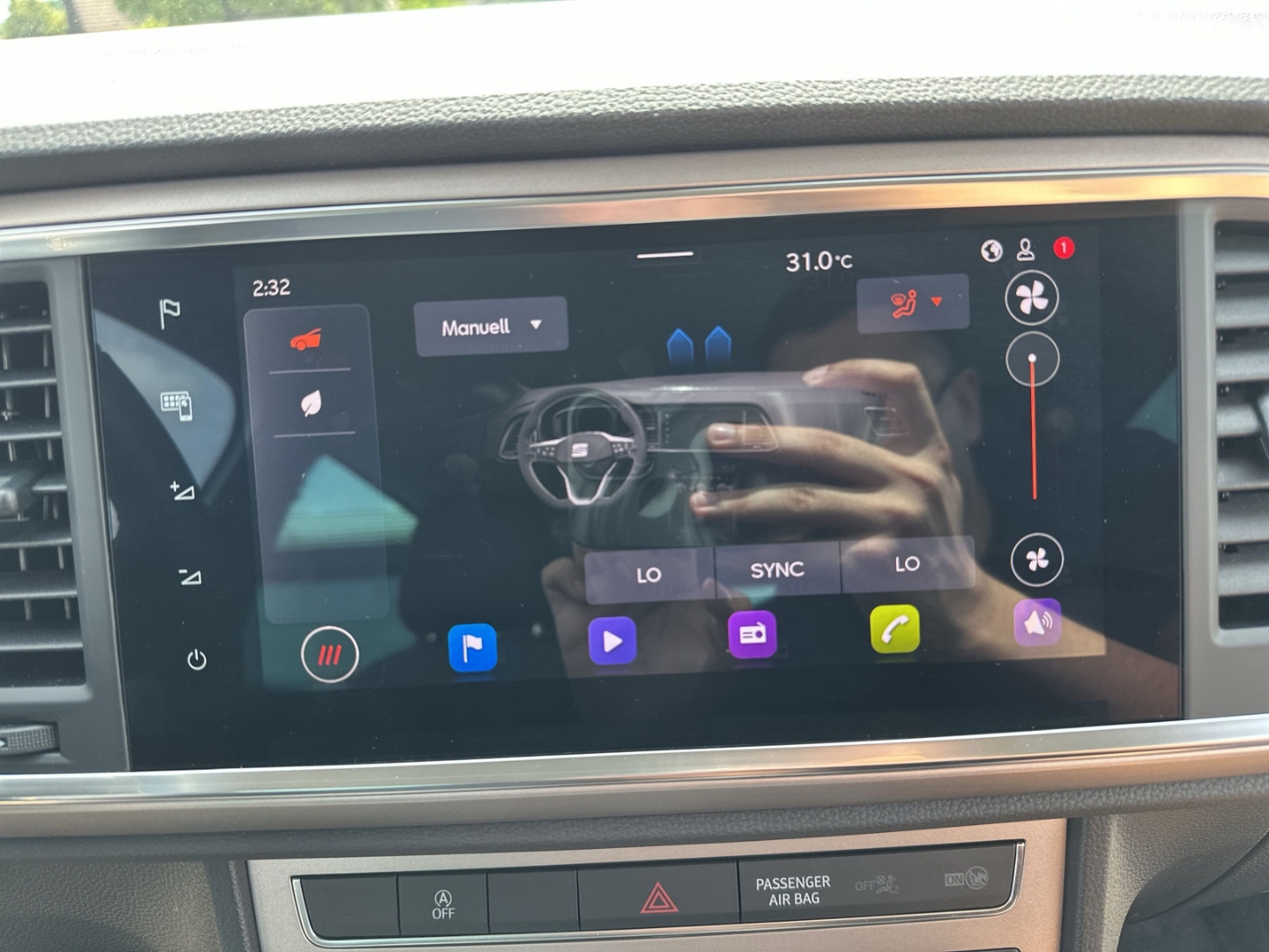 Fahrzeugabbildung SEAT Ateca 1.5 TSI DSG Experience ACC Navi SHZ R-Kam