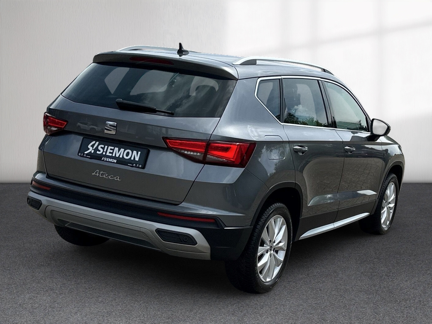 Fahrzeugabbildung SEAT Ateca 1.5 TSI DSG Experience ACC Navi SHZ R-Kam