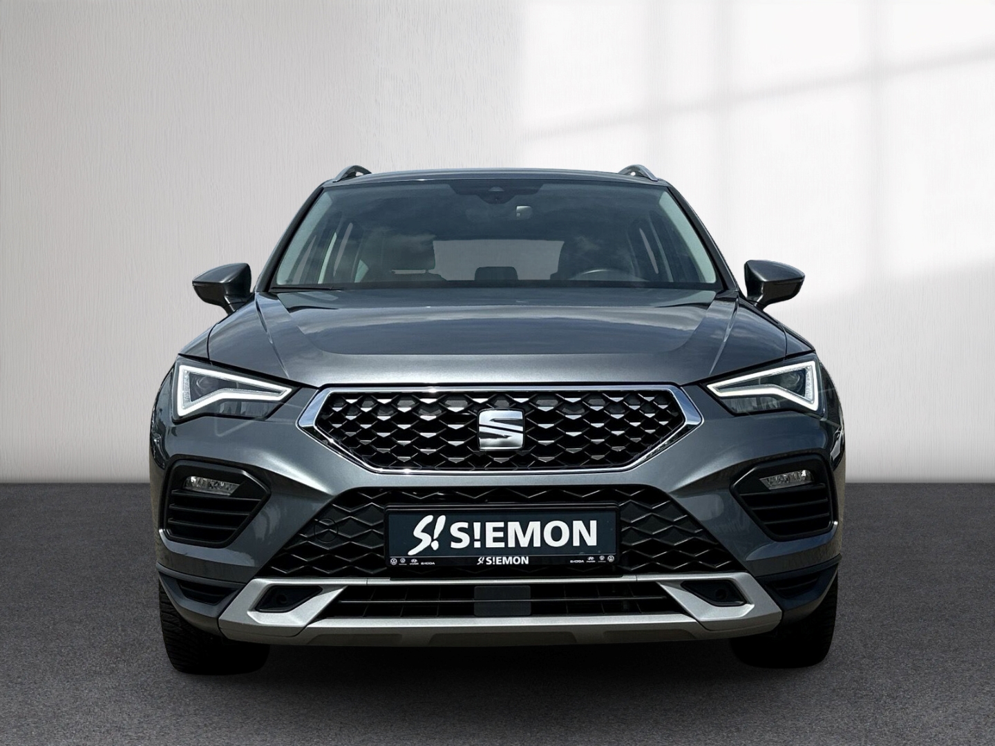 Fahrzeugabbildung SEAT Ateca 1.5 TSI DSG Experience ACC Navi SHZ R-Kam