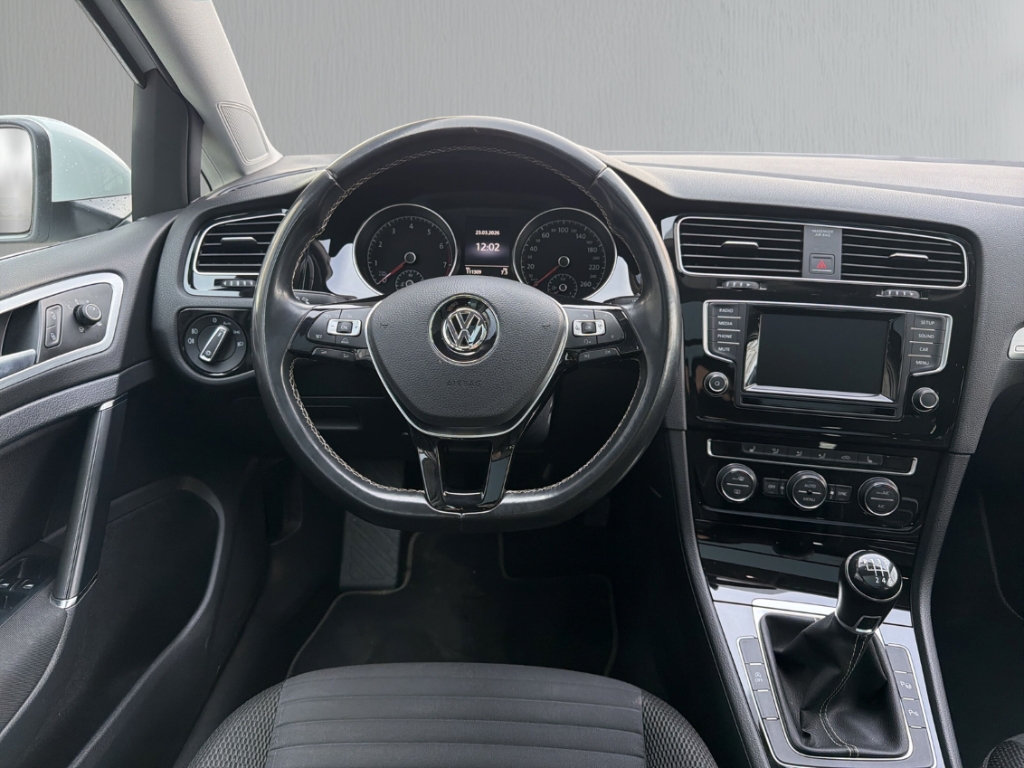 Fahrzeugabbildung Volkswagen Golf BMT VII 1.2 TSI Cup Pano 360 PDC