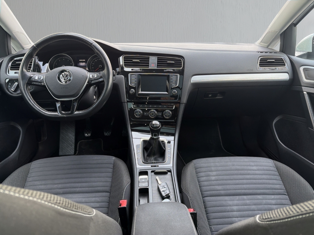 Fahrzeugabbildung Volkswagen Golf BMT VII 1.2 TSI Cup Pano 360 PDC