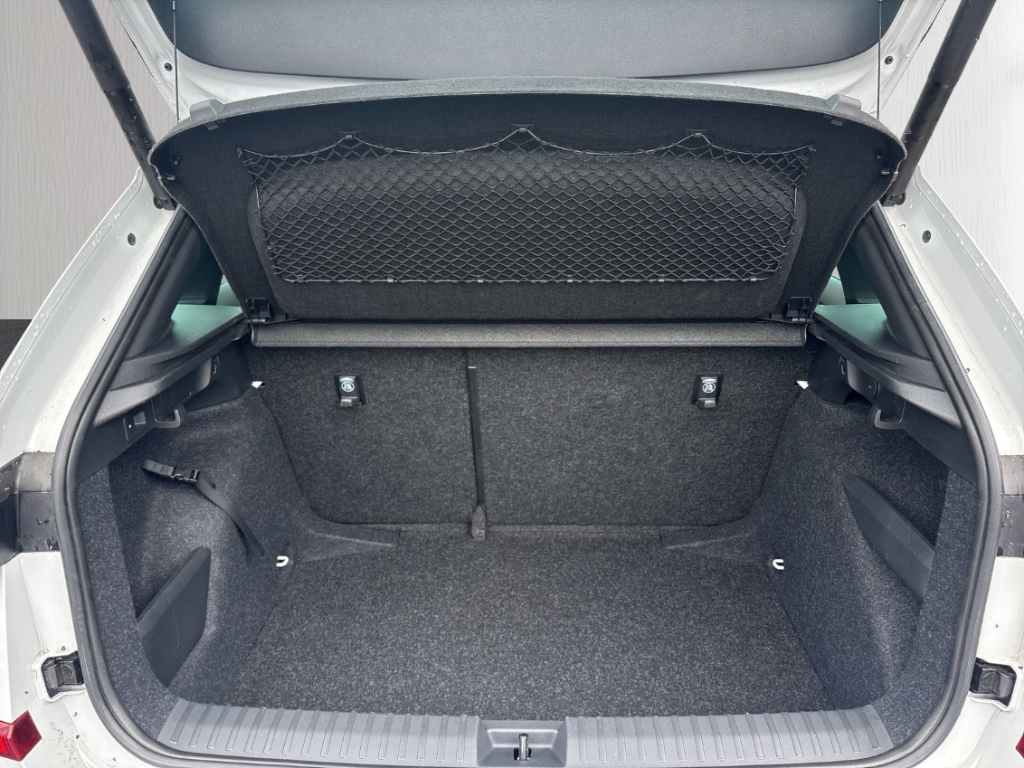 Fahrzeugabbildung SKODA Kamiq 1.5 TSI DSG MonteCarlo AHK PANO SHZ LED