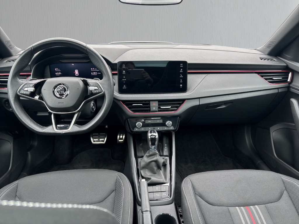 Fahrzeugabbildung SKODA Kamiq 1.5 TSI DSG MonteCarlo AHK PANO SHZ LED