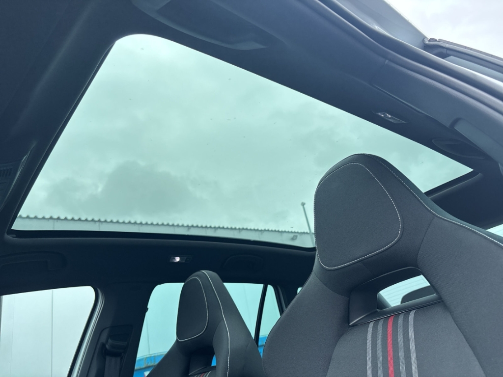 Fahrzeugabbildung SKODA Kamiq 1.5 TSI DSG MonteCarlo AHK PANO SHZ LED