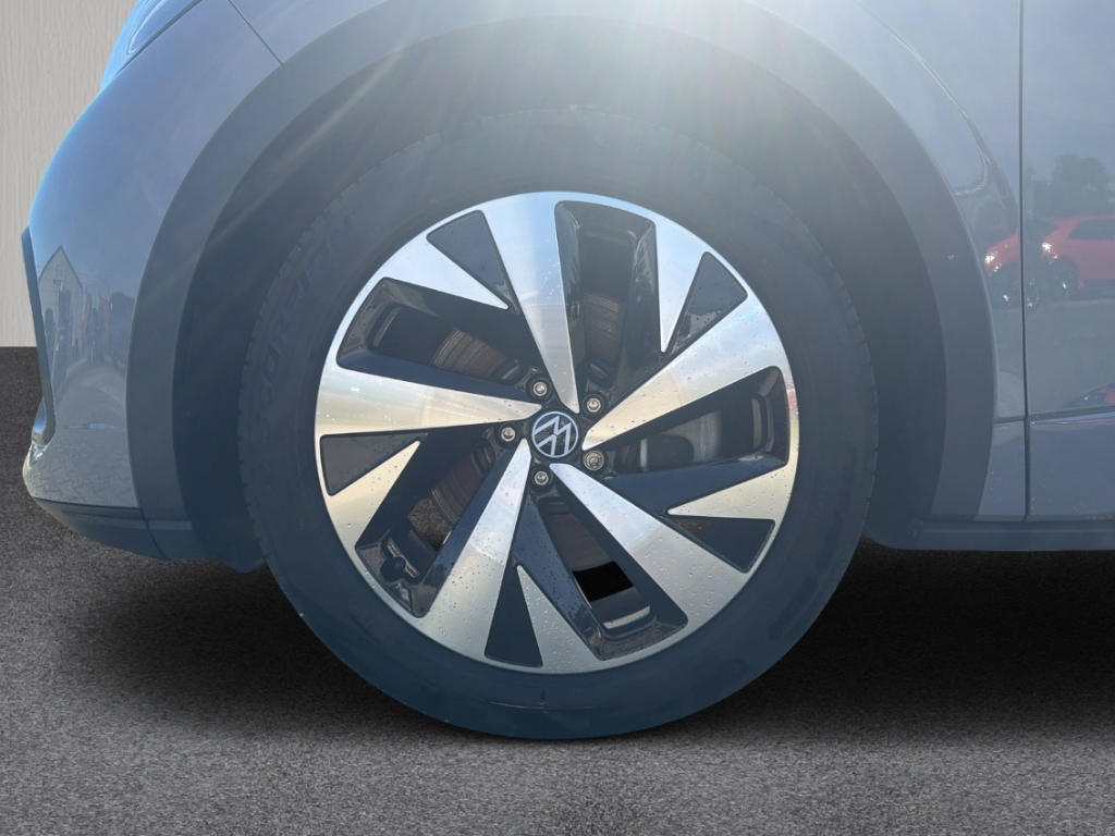 Fahrzeugabbildung Volkswagen ID.5 Pro 128 kW 77 kWh AHK hzbWSS EasyOpen 360°