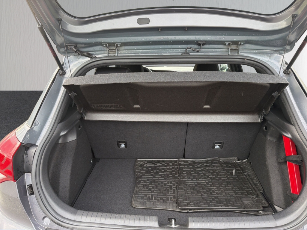 Fahrzeugabbildung Hyundai i20 YES! Plus 1.2 Style Klimaauto SHZ PDC GRA
