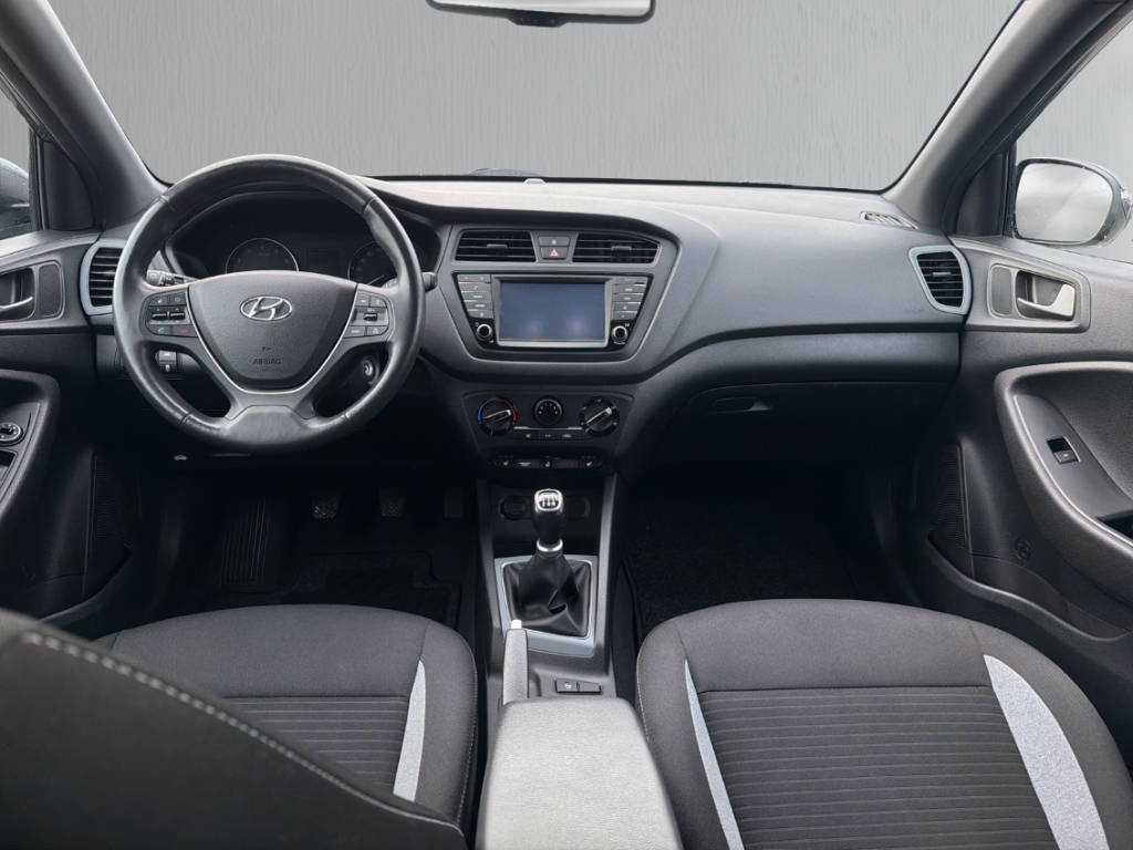 Fahrzeugabbildung Hyundai i20 YES! Plus 1.2 Style Klimaauto SHZ PDC GRA
