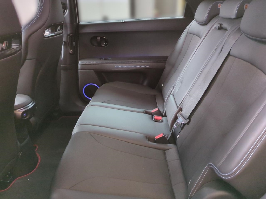 Fahrzeugabbildung Hyundai IONIQ 5 4WD 84kWh N-Performance HUD Navi Digitales Cockpit Sportpaket Soundsystem