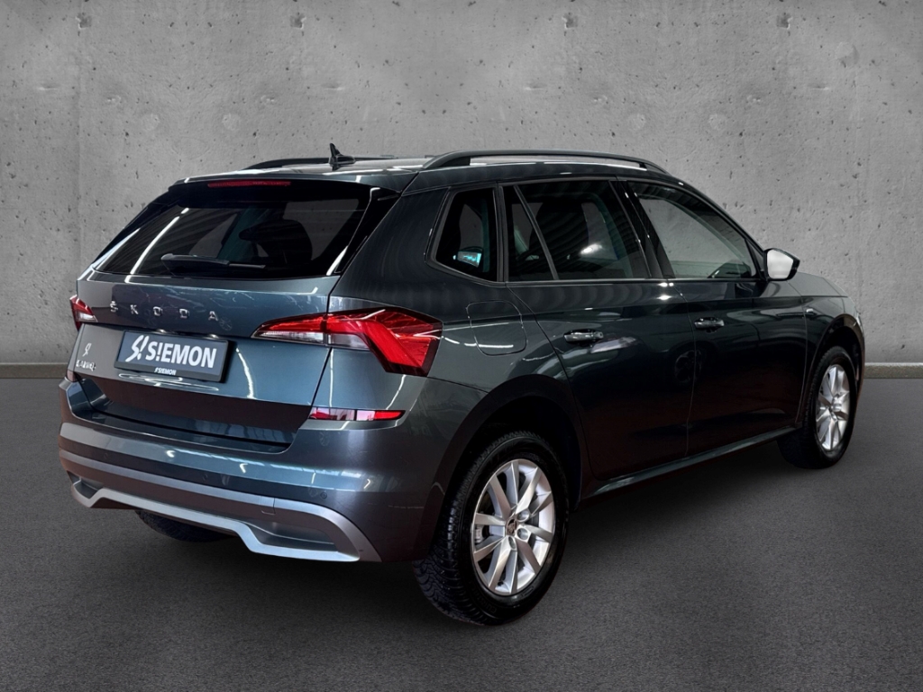 Fahrzeugabbildung SKODA Kamiq 1.0 TSI CLEVER PDCv+h SHZ Temp Navi LenkradHZG LED