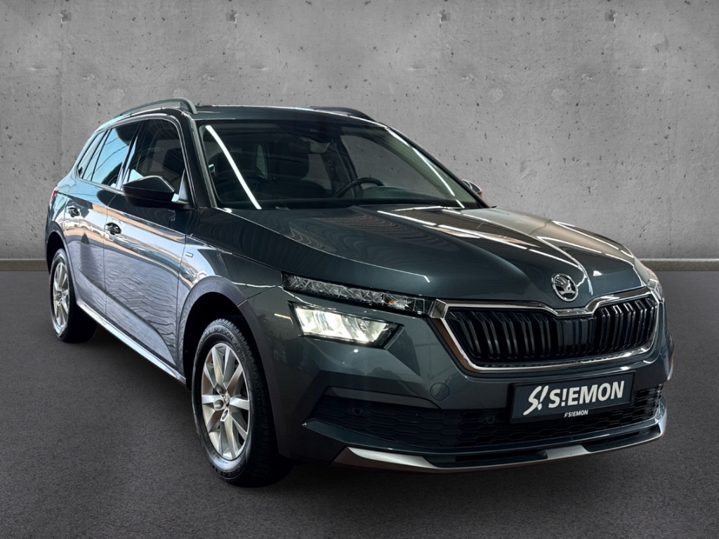 Fahrzeugabbildung SKODA Kamiq 1.0 TSI CLEVER PDCv+h SHZ Temp Navi LenkradHZG LED