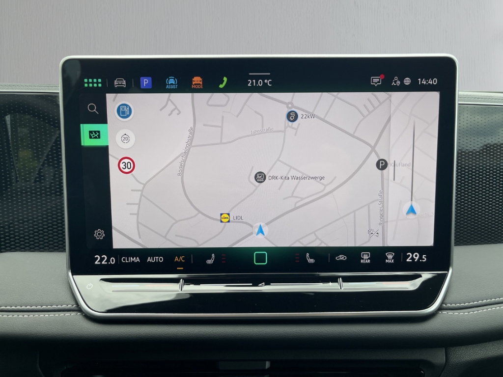 Fahrzeugabbildung Volkswagen Tiguan 1.5 eTSI DSG Goal IQ.Light AHK SHZ Navi PDC