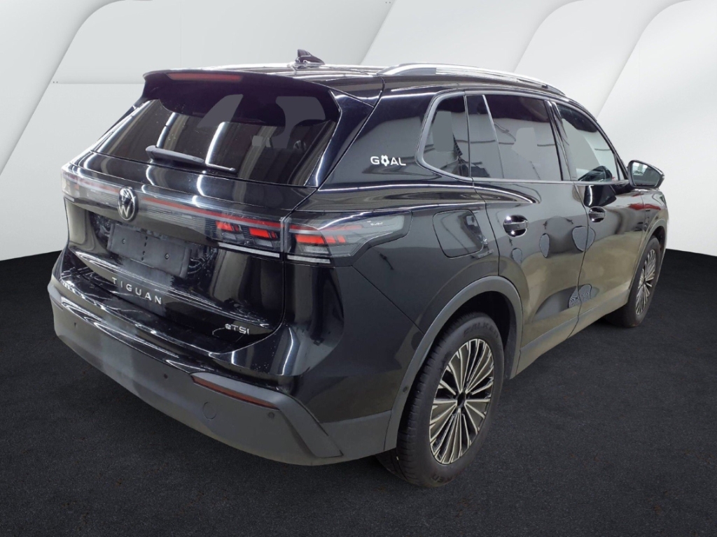 Fahrzeugabbildung Volkswagen Tiguan 1.5 eTSI DSG Goal IQ.Light AHK SHZ NAVI PDC ParkAss FrontA