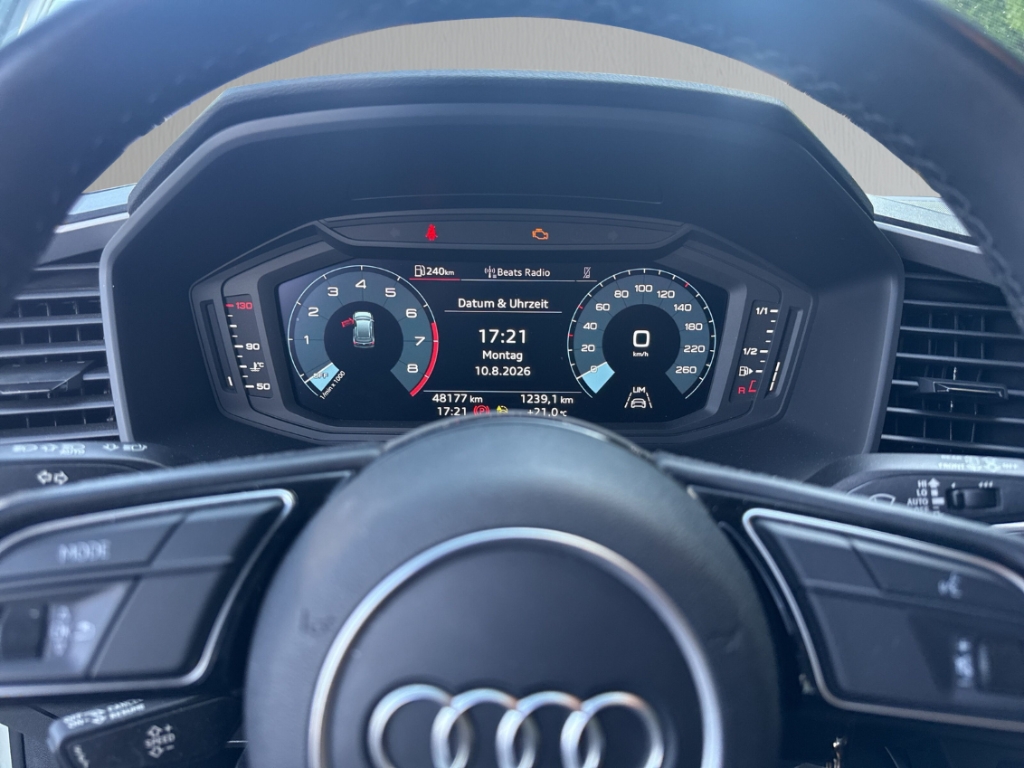Fahrzeugabbildung Audi A1 Sportback 30 TFSI advanced Sportsitz SHZ PDC