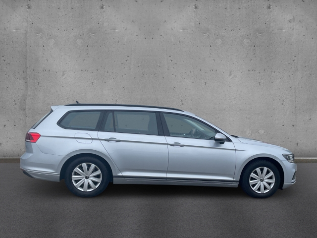 Fahrzeugabbildung Volkswagen Passat TDI Variant NAV SHZ ACC SPUR CARPLAY