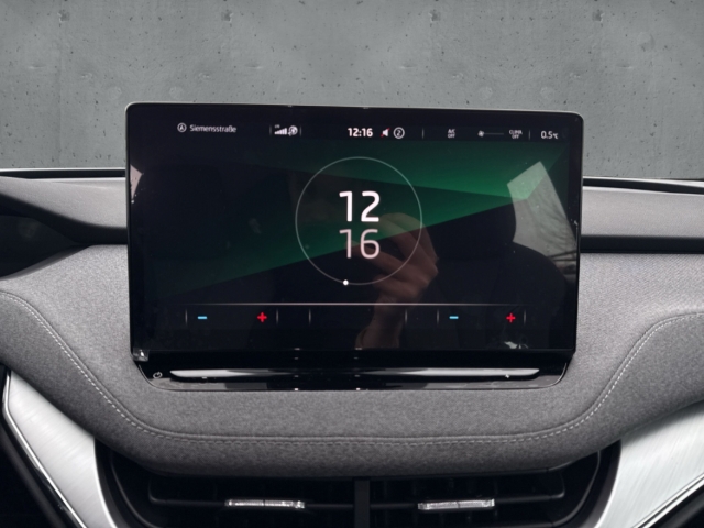 Fahrzeugabbildung SKODA Enyaq iV 50 Loft LED Navi CCS Klimaauto Temp PDC