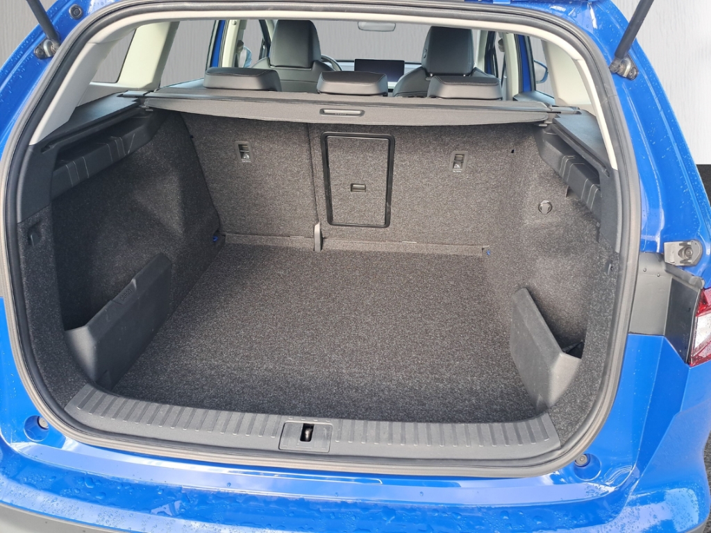 Fahrzeugabbildung SKODA Enyaq 60 Loft 132 kW 58 kWh Nav Tempo PDC Kamera