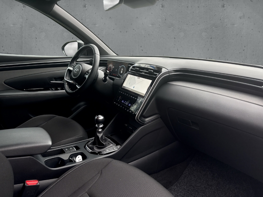Fahrzeugabbildung Hyundai TUCSON 1.6 T-GDi MT 2WD ADVANTAGE Navi Digitales Cockpit Soundsystem
