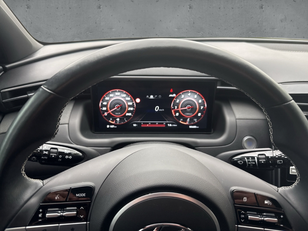 Fahrzeugabbildung Hyundai TUCSON 1.6 T-GDi MT 2WD ADVANTAGE Navi Digitales Cockpit Soundsystem