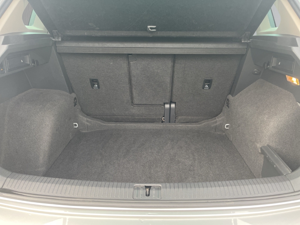 Fahrzeugabbildung Volkswagen Tiguan BMT Start-Stopp 2.0 TDI Comfortline AHK GJR DAB SHZ