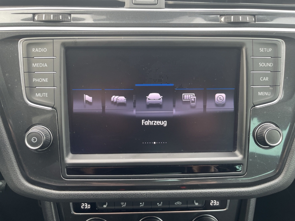 Fahrzeugabbildung Volkswagen Tiguan BMT Start-Stopp 2.0 TDI Comfortline AHK GJR DAB SHZ
