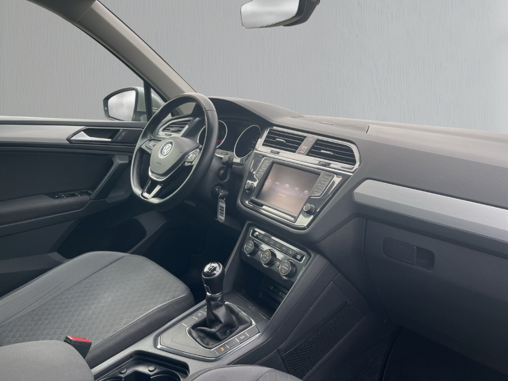 Fahrzeugabbildung Volkswagen Tiguan BMT Start-Stopp 2.0 TDI Comfortline AHK GJR DAB SHZ