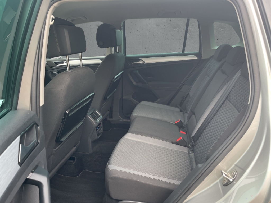 Fahrzeugabbildung Volkswagen Tiguan BMT Start-Stopp 2.0 TDI Comfortline AHK GJR DAB SHZ