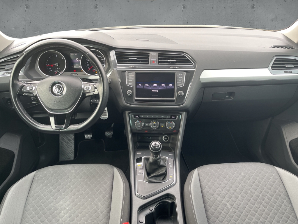 Fahrzeugabbildung Volkswagen Tiguan BMT Start-Stopp 2.0 TDI Comfortline AHK GJR DAB SHZ