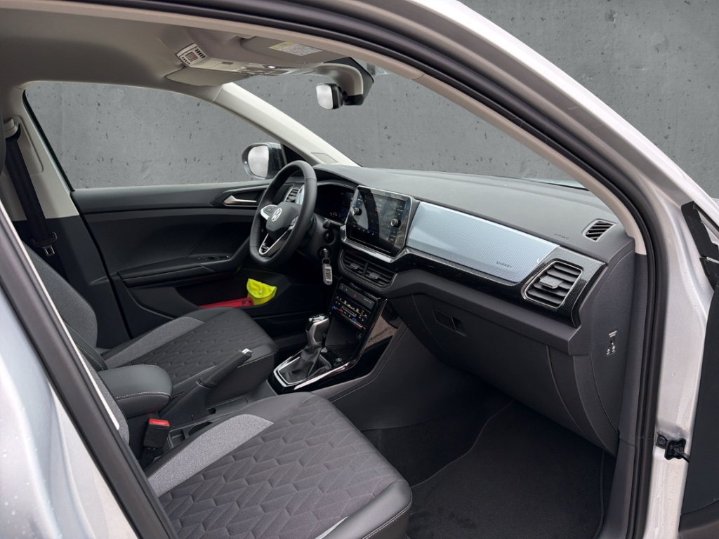 Fahrzeugabbildung Volkswagen T-Cross 1.0 TSI Energy AHK GJR R-Kamera ACC Navi SHZ