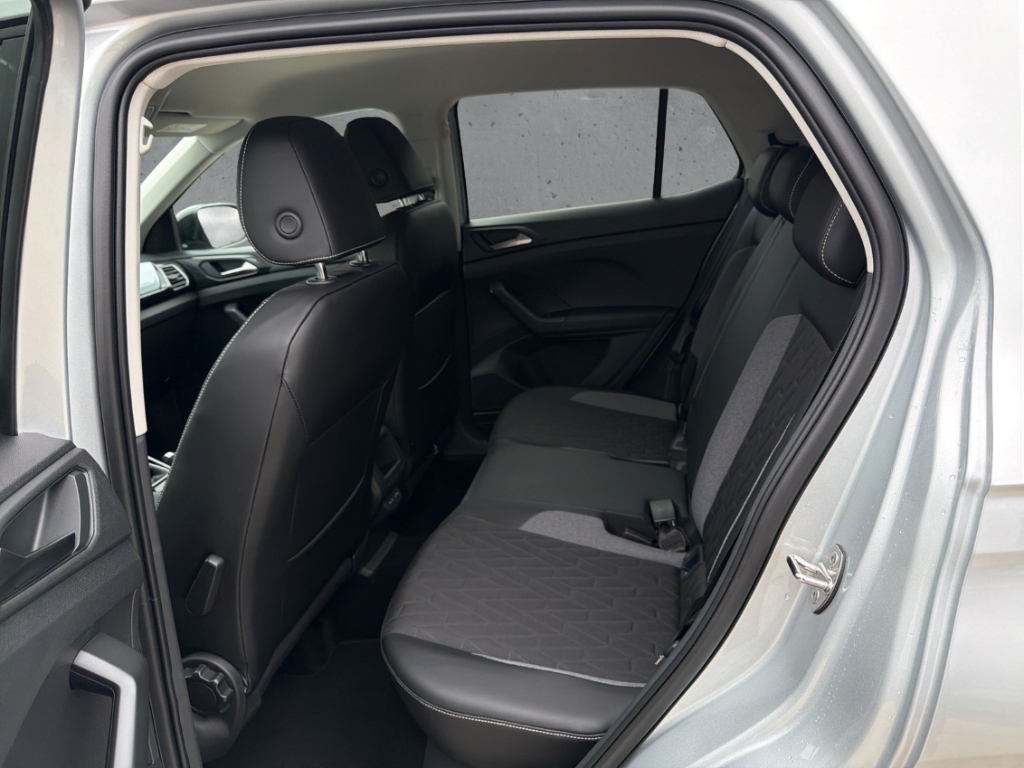 Fahrzeugabbildung Volkswagen T-Cross 1.0 TSI Energy AHK GJR R-Kamera ACC Navi SHZ