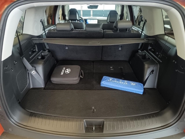 Fahrzeugabbildung Hyundai SANTA FE PHEV 1.6 AT 4WD Signature 7-Sitze MY25 Niveau Navi Leder Digitales Cockpit