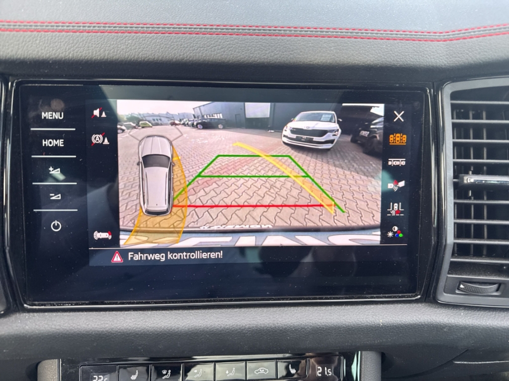Fahrzeugabbildung SKODA Kodiaq RS 2.0 TSI 4x4 AHK LED NAV SHZ PDC Pano ACC L