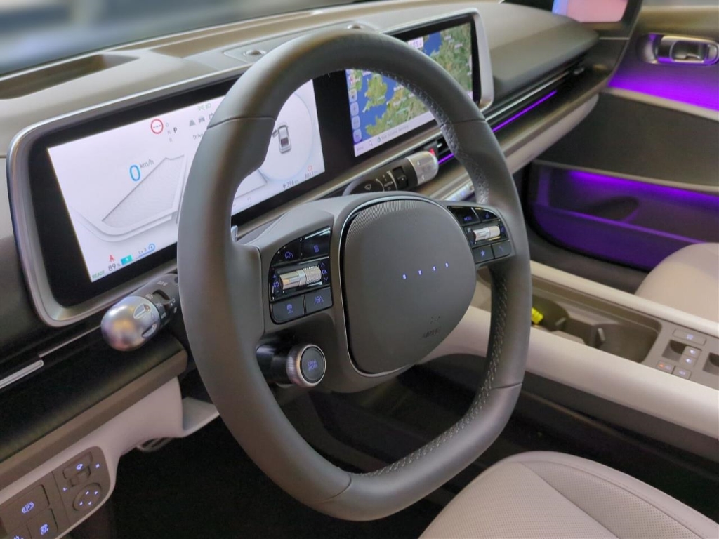 Fahrzeugabbildung Hyundai IONIQ 6 77,4kWh 2WD UNIQ Digi-Spiegel 20LM HUD Navi Digitales Cockpit Memory Sitze Soundsystem