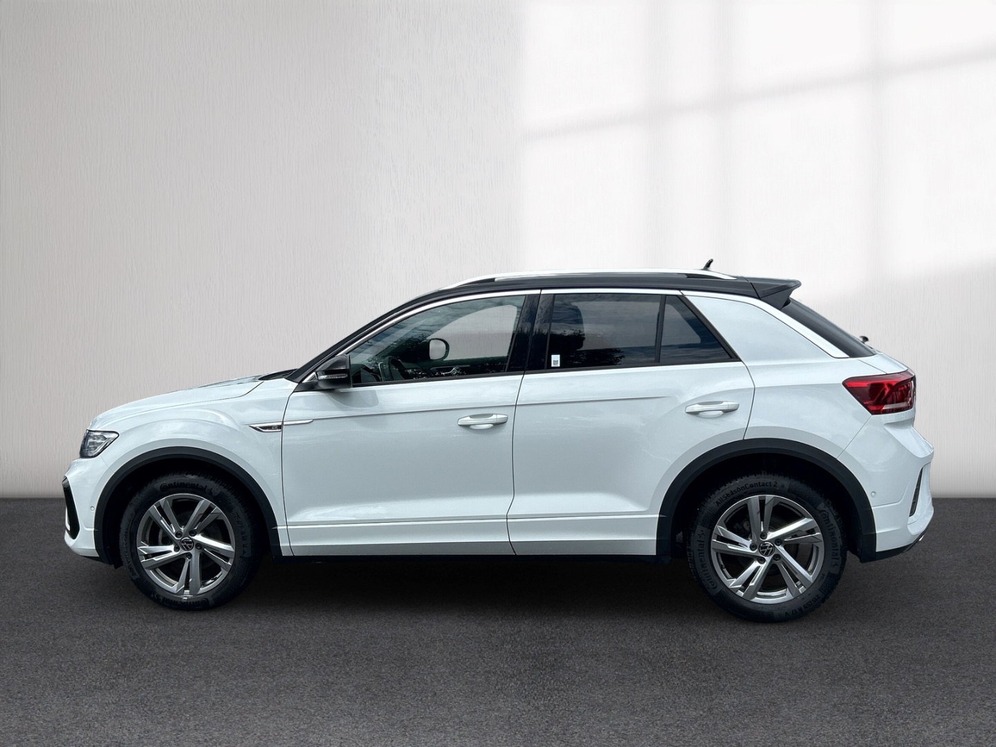 Fahrzeugabbildung Volkswagen T-Roc 1.5 TSI DSG R-Line AHK LED+ Navi ACC R-Kam