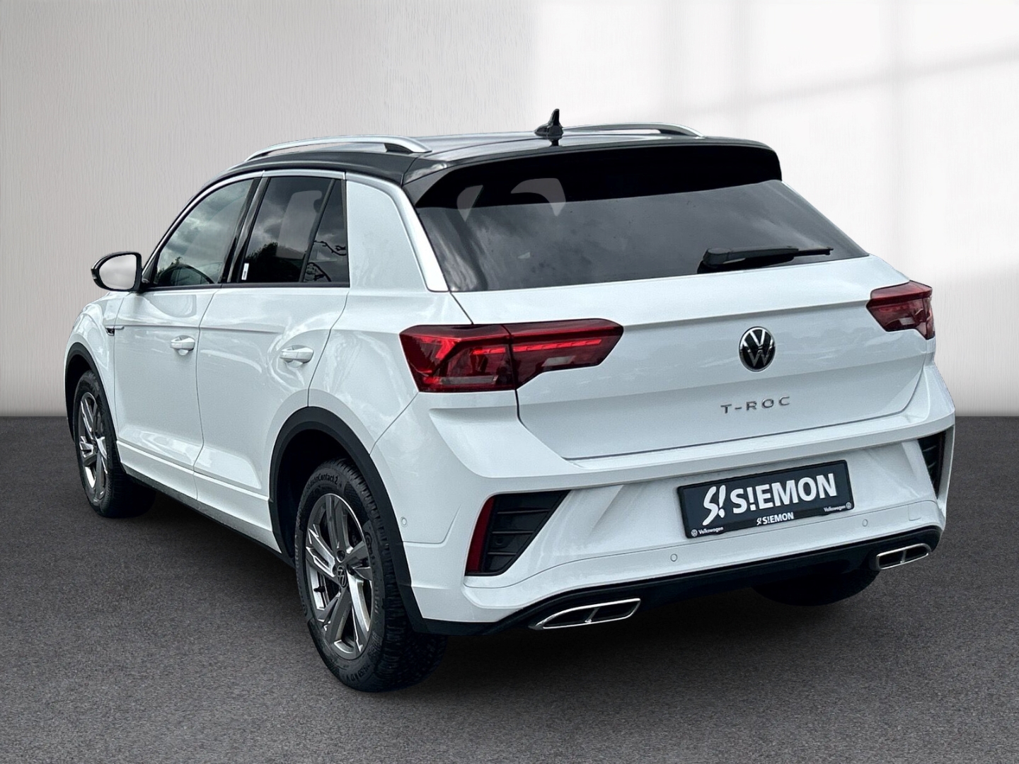 Fahrzeugabbildung Volkswagen T-Roc 1.5 TSI DSG R-Line AHK LED+ Navi ACC R-Kam