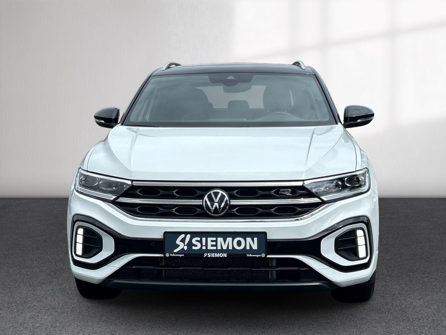 Fahrzeugabbildung Volkswagen T-Roc 1.5 TSI DSG R-Line AHK LED+ Navi ACC R-Kam