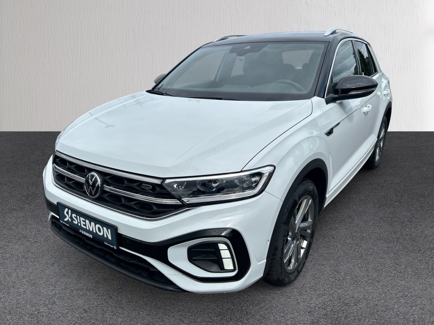 Fahrzeugabbildung Volkswagen T-Roc 1.5 TSI DSG R-Line AHK LED+ Navi ACC R-Kam