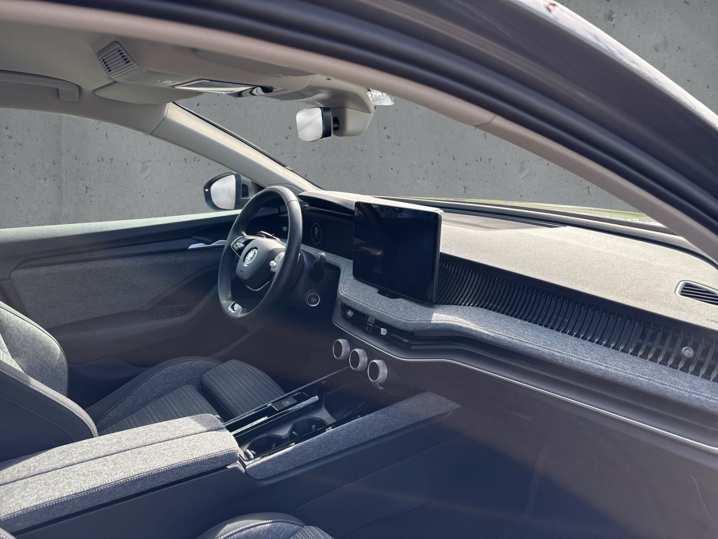 Fahrzeugabbildung SKODA Superb 1.5 mHEV DSG Selection AHK SHZ RFK LED Te