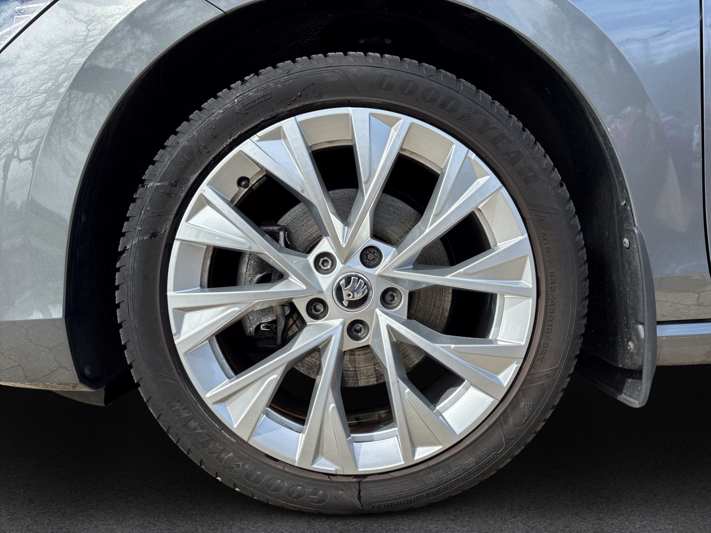 Fahrzeugabbildung SKODA Superb 1.5 mHEV DSG Selection AHK SHZ RFK LED Te