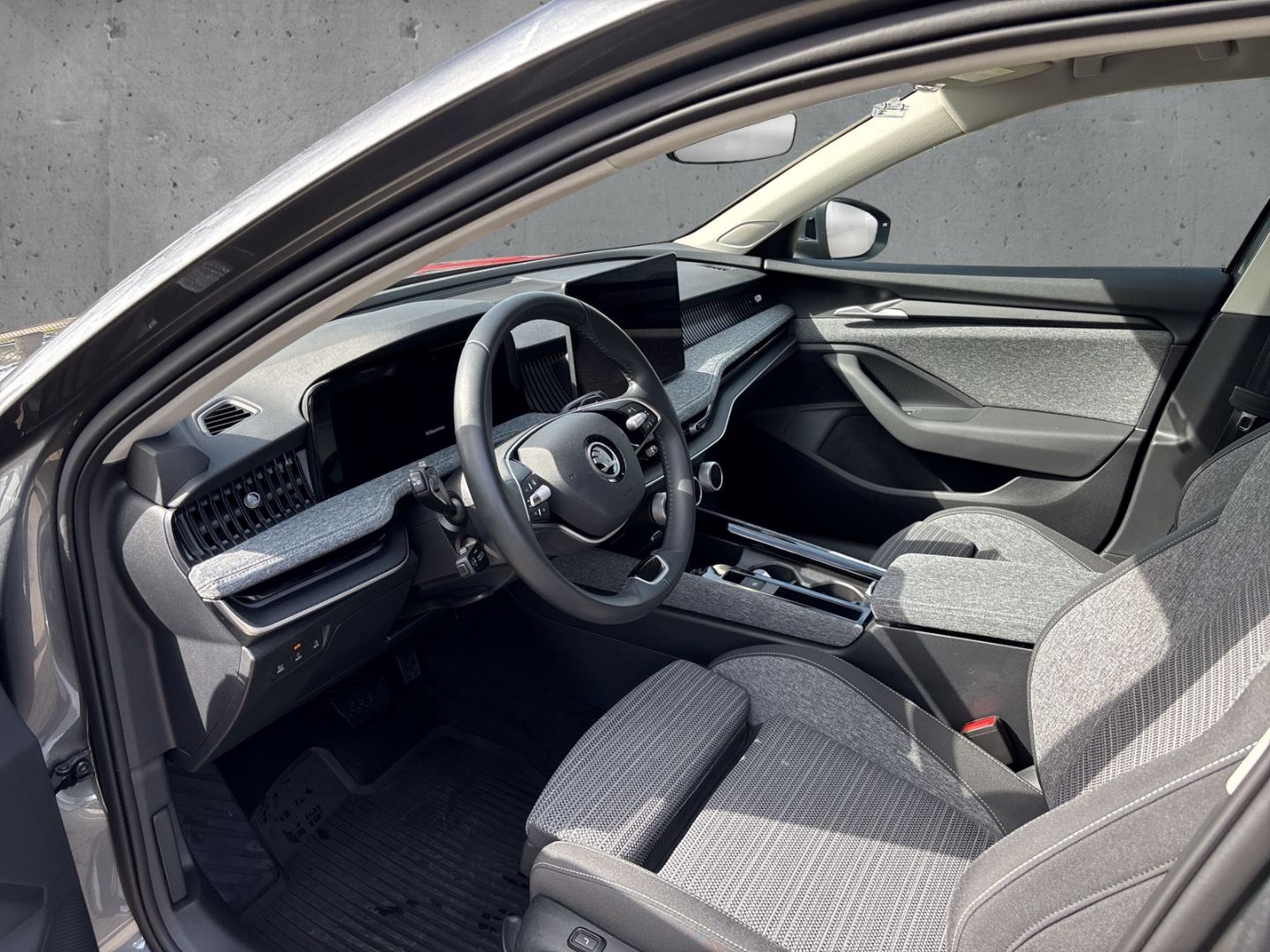 Fahrzeugabbildung SKODA Superb 1.5 mHEV DSG Selection AHK SHZ RFK LED Te