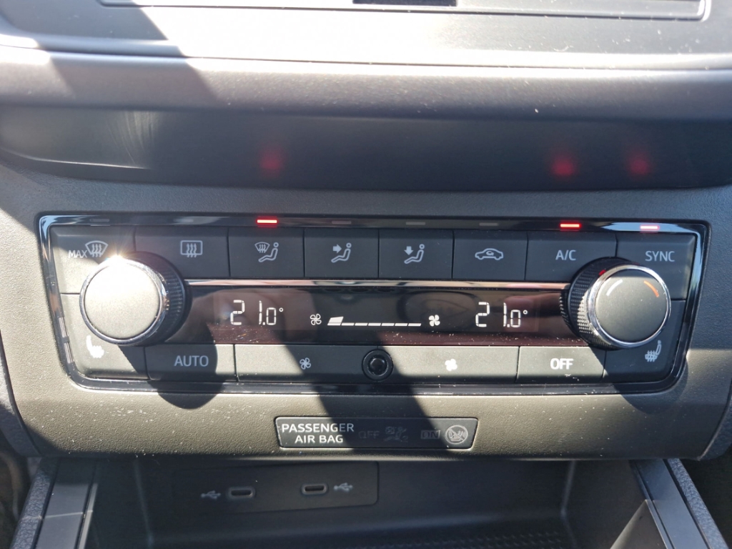 Fahrzeugabbildung SEAT Ibiza 1.0 TSI Style LED SHZ Klima PDC FullLink