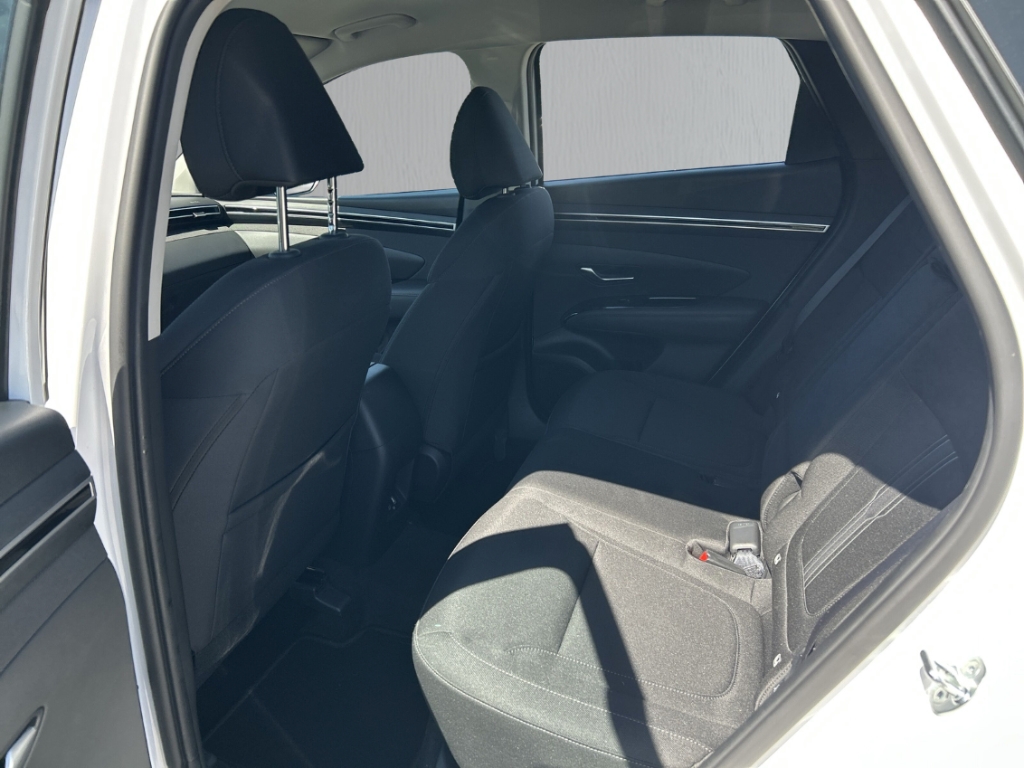 Fahrzeugabbildung Hyundai TUCSON 1.6 T-GDI MT 2WD SELECT LED Funkt-P Navi Smart Sense+ Digitales Cockpit Apple CarPlay