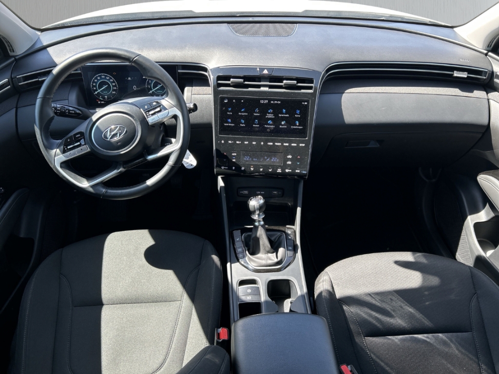 Fahrzeugabbildung Hyundai TUCSON 1.6 T-GDI MT 2WD SELECT LED Funkt-P Navi Smart Sense+ Digitales Cockpit Apple CarPlay