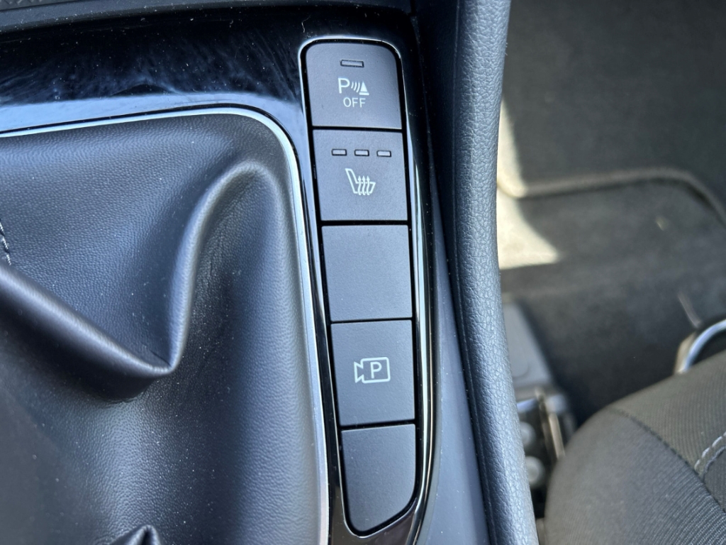 Fahrzeugabbildung Hyundai TUCSON 1.6 T-GDI MT 2WD SELECT LED Funkt-P Navi Smart Sense+ Digitales Cockpit Apple CarPlay