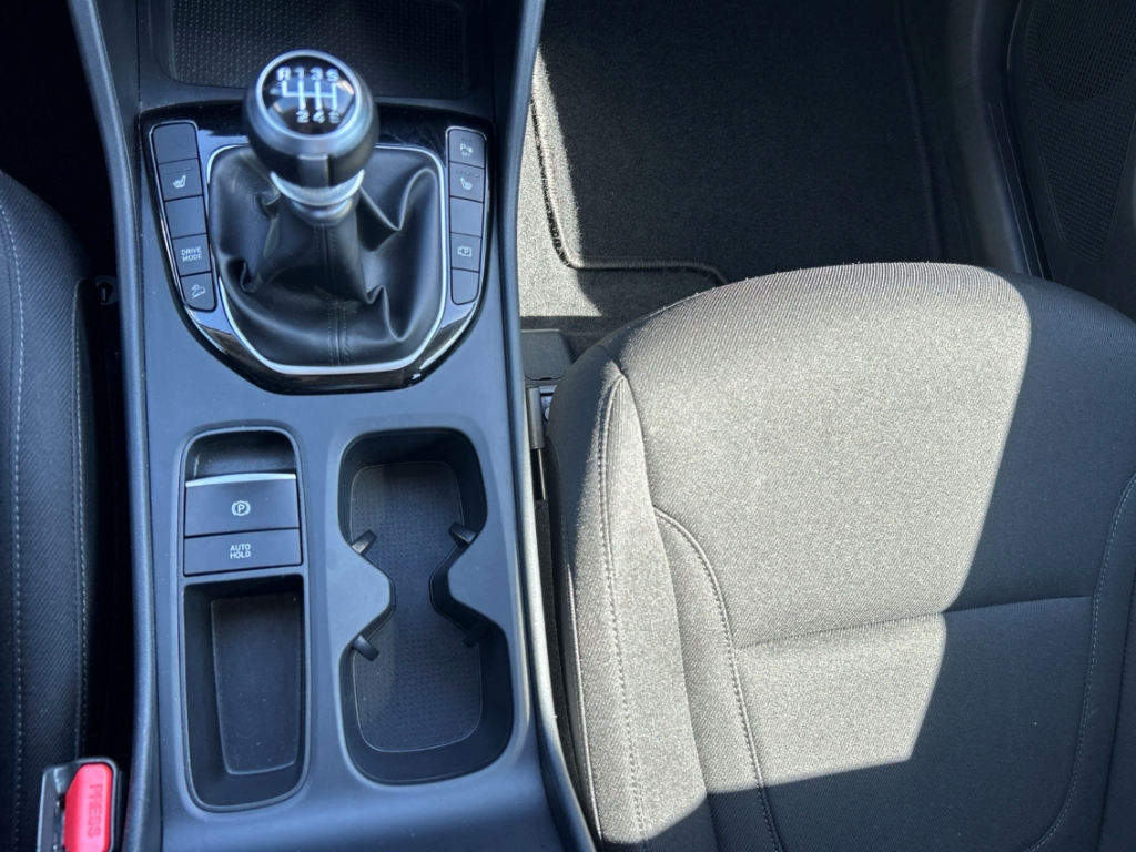 Fahrzeugabbildung Hyundai TUCSON 1.6 T-GDI MT 2WD SELECT LED Funkt-P Navi Smart Sense+ Digitales Cockpit Apple CarPlay
