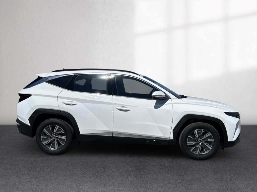 Fahrzeugabbildung Hyundai TUCSON 1.6 T-GDI MT 2WD SELECT LED Funkt-P Navi Smart Sense+ Digitales Cockpit Apple CarPlay
