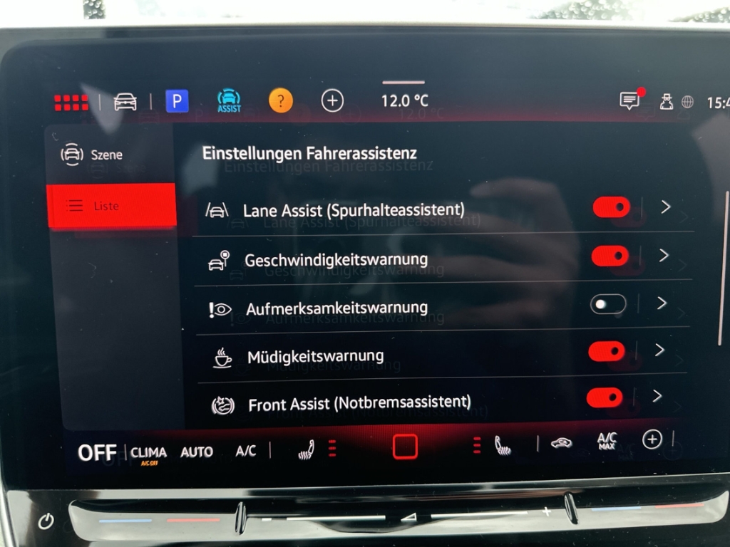 Fahrzeugabbildung Volkswagen Golf Variant 1.5 eTSI 110 Life ACC LED SHZ GJR Privacy