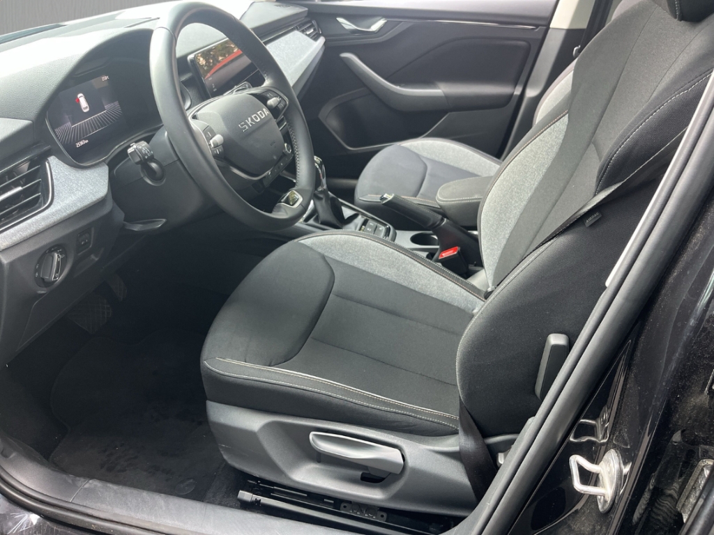 Fahrzeugabbildung SKODA Kamiq 1.0 TSI DSG Selection LED PDCv+h R-Kam DAB