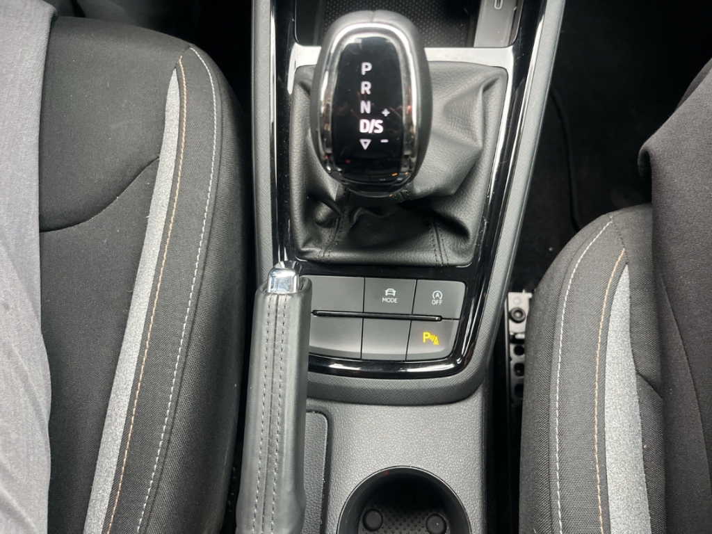 Fahrzeugabbildung SKODA Kamiq 1.0 TSI DSG Selection LED PDCv+h R-Kam DAB