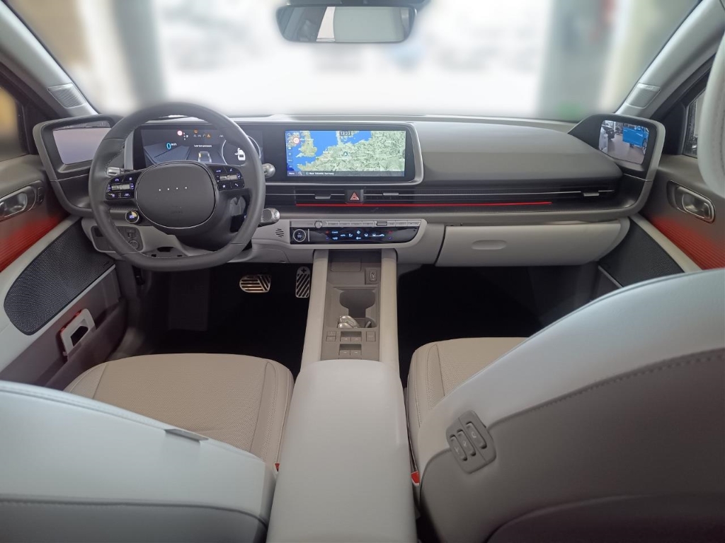 Fahrzeugabbildung Hyundai IONIQ 6 77,4kWh 2WD UNIQ Digi-Spiegel 20LM Schiebedach HUD Navi Digitales Cockpit