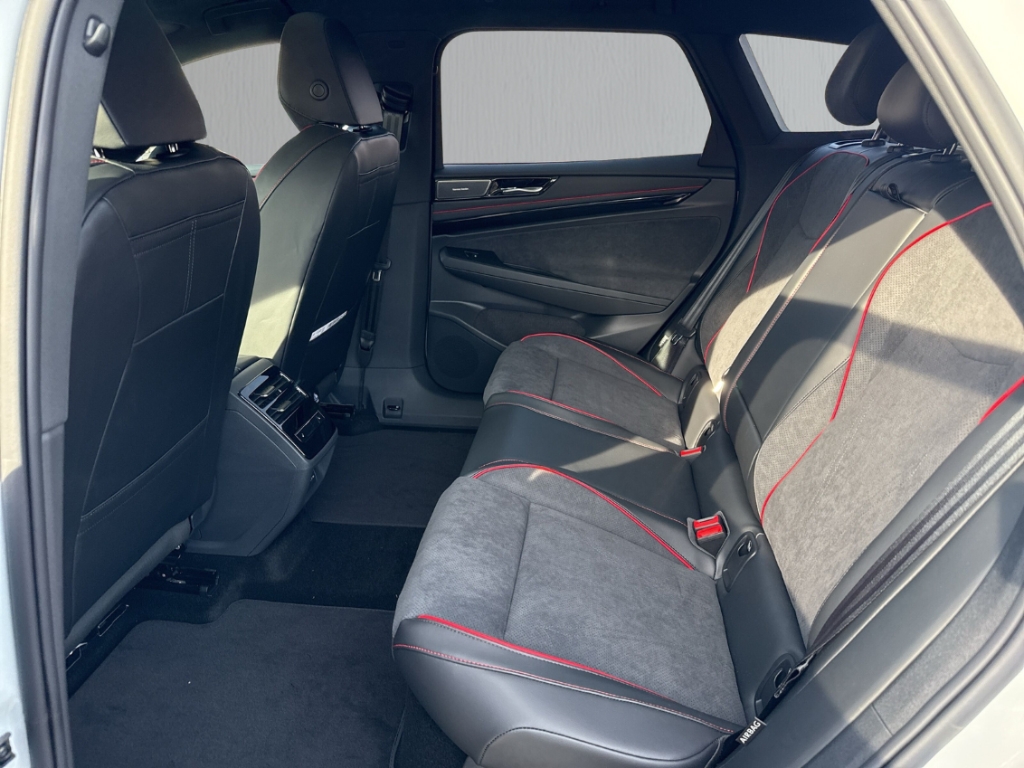 Fahrzeugabbildung Volkswagen ID.7 GTX Tourer 250 kW 4MOTION SHZ PDCv+h LED